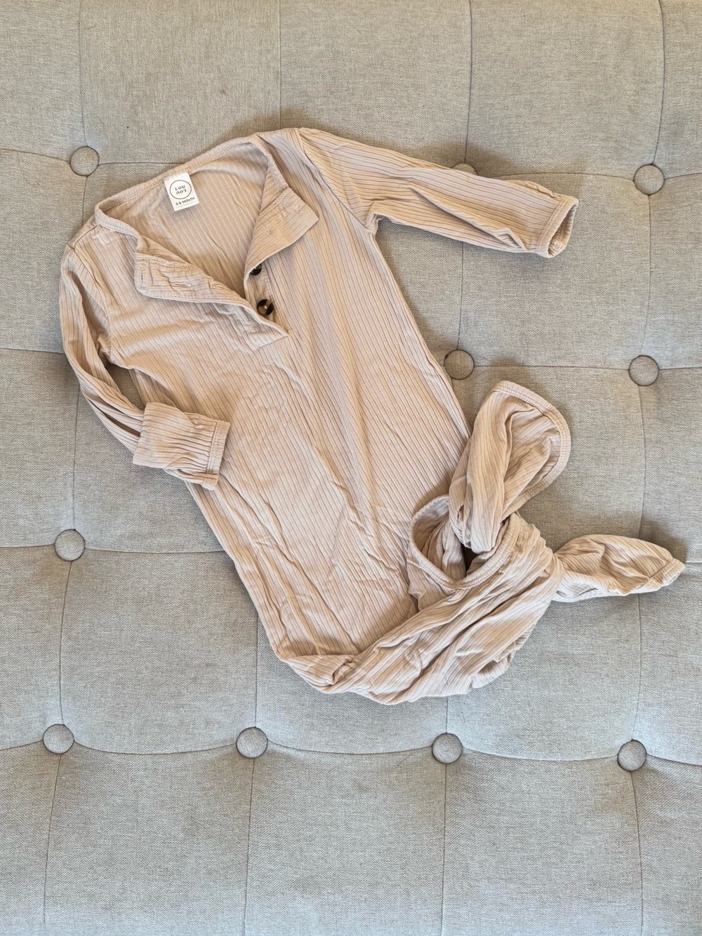 LOU LOU & COMPANY Beige Rib-Knit Knotted Gown — Size 3-6 months